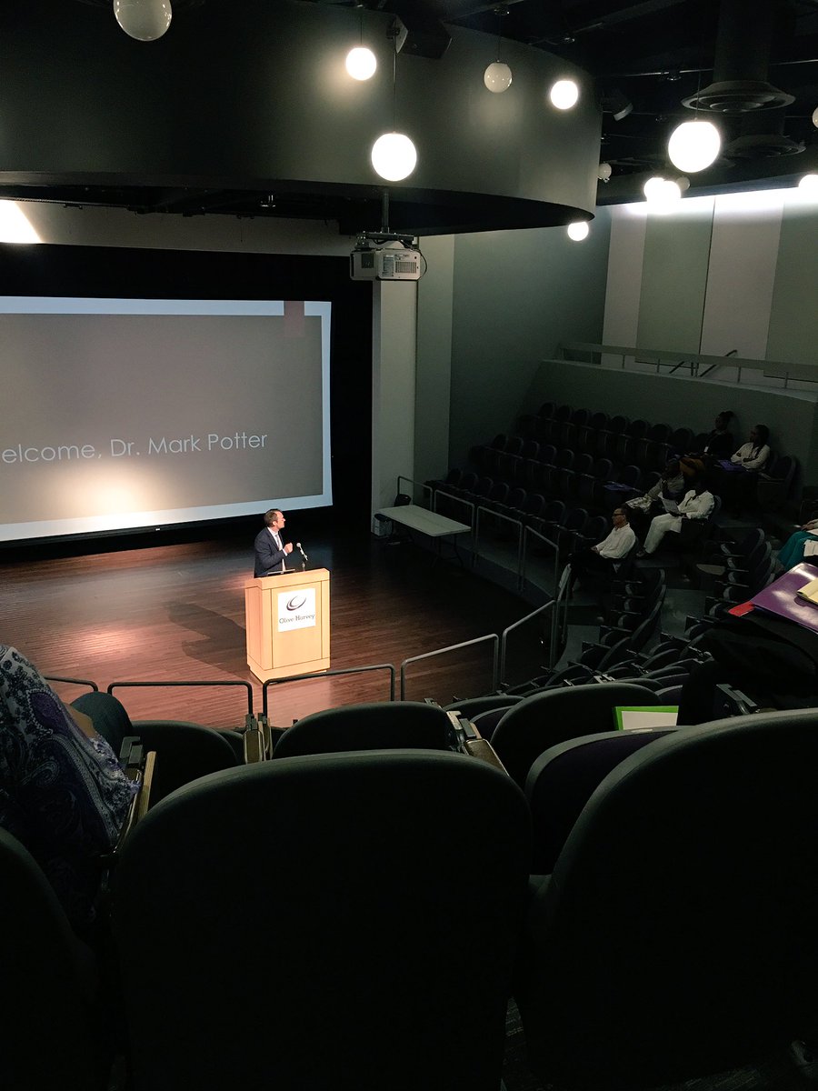 OliveHarvey_CCC's tweet photo. @ChiCityColleges Provost @mrkpttr discusses engaging students with #OHCFaculty #FDW2017 #LearningCentered #IndividualLearningOutcomes https://t.co/3EnbaEwajQ