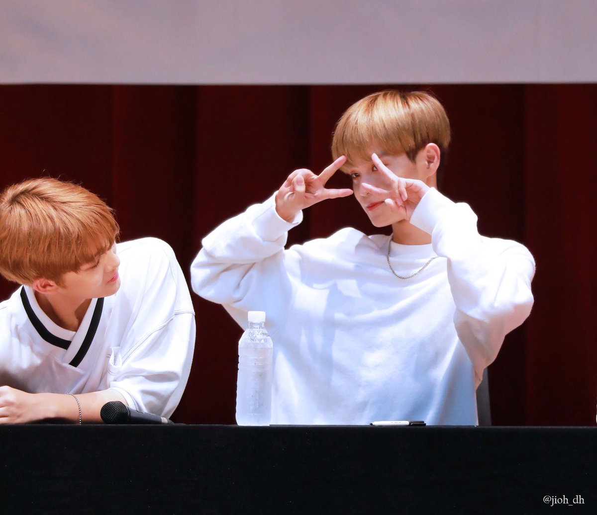 JINHWI THAILAND♡ tweet media