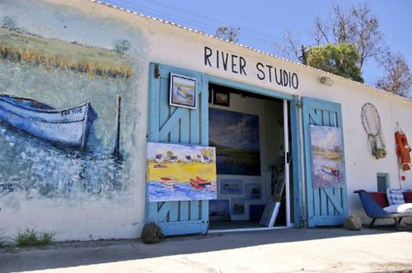WestCoastWaySA's tweet photo. Marina Clunie has always been fascinated by water, clouds &amp; boats. You can see that reflected in her art at River Studio in @bokkomlaan https://t.co/jGnCXAjsZm