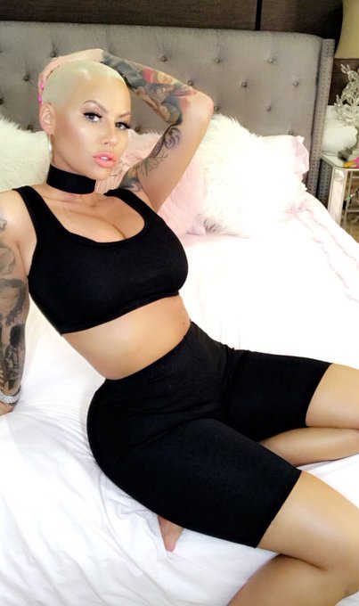 Chillin in my @FashionNova set ??❤️? https://t.co/0vGCLhLjWi