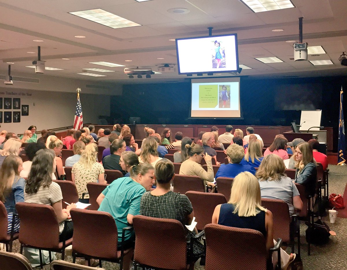 EricaMickelson's tweet photo. I love sharing my LOVE for #KDG with educators in @olatheschools #learningful #purposefulplay https://t.co/bTaU04Y3WH