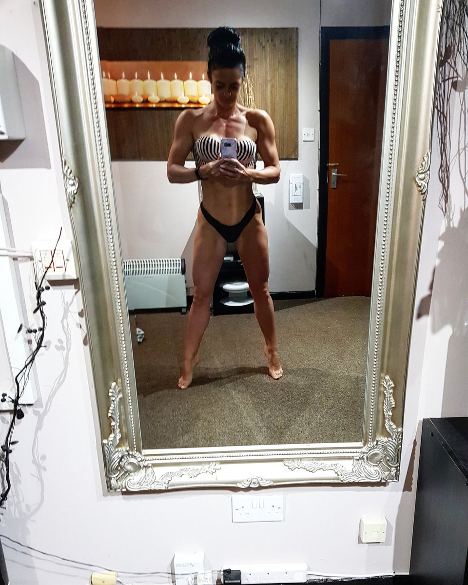 Don't often post pics half naked but this is me 6 months after having my daughter.....no excuses 💪be your own inspiration