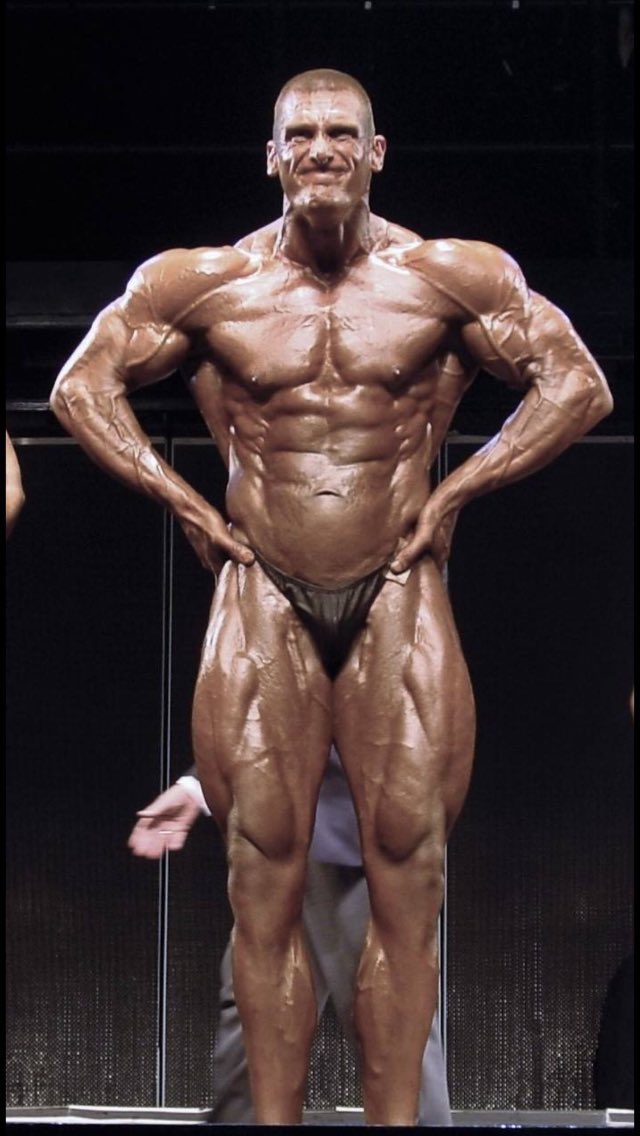 JustinHouse_'s tweet photo. @CRB9 @joerogan @CameronHanes @DeanKarnazes HAD quads once (I'm being a sad sapππ), and I couldn't run π for shit.. but I got #CrazyRespect for those that can Cam @CameronHanes https://t.co/3yJh4gklbV