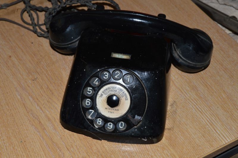 BakeliteRadios's tweet photo. Rare Birmingham Home And Office Telephone Company, #vintage #bakelite Telephone https://t.co/NbxaRUOugF https://t.co/Bhx6ajs65r