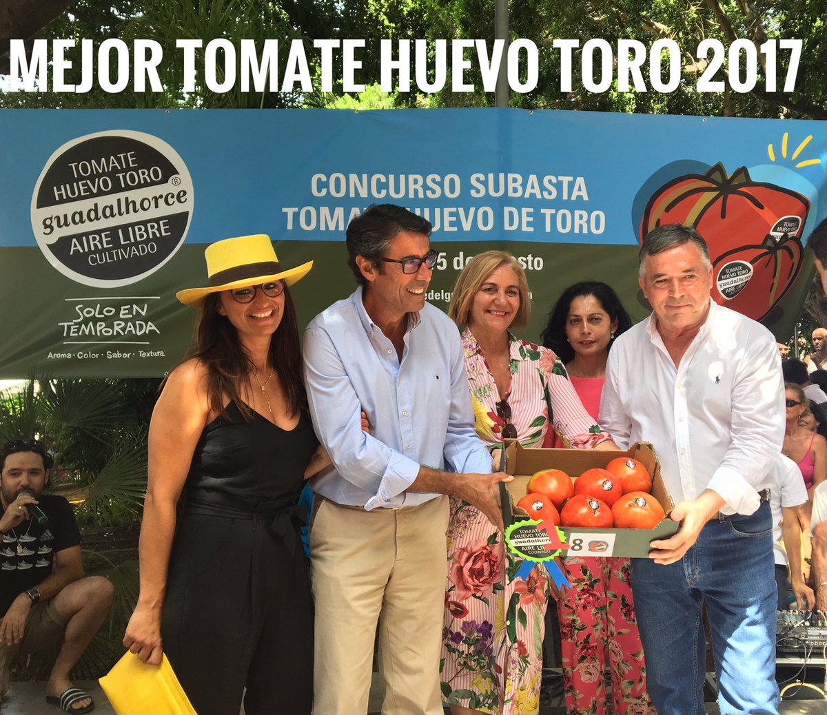 MercaAgroGuadal's tweet photo. Por 2100€ se ha subastado el mejor lote de #huevotoro2017 por @ElPimpiMalaga cultivados en Coin! https://t.co/DPscifjSum