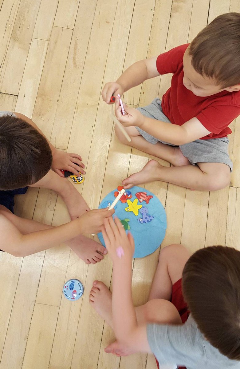 MagicLanguages's tweet photo. We love this #fishinggame as a way to learn #vocabulary and understand instructions in a #newlanguage. #MagicLanguages #French #Spanish https://t.co/qewXoWUmwc