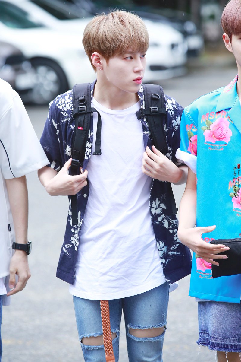 Luminoustar_sw's tweet photo. 170814 우리 작고 소중한 성운이인데...
https://t.co/SwUDK4QcAD
https://t.co/75jqWcnLu9
#성운 #하성운 #워너원 #WANNAONE https://t.co/YSwYPNMxjI
