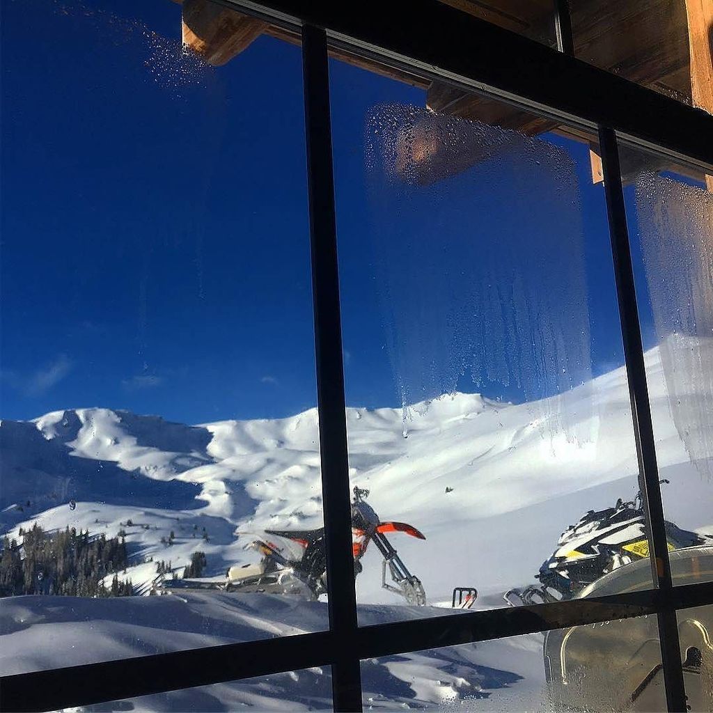 SledUSA's tweet photo. Who doesn't love a cabin view like this. ππβ
π·: @adam_curtis1
#SledUSA #RideWithPride #Snowmobiling #CabinViews https://t.co/degq2NqaKb https://t.co/dO5y1J4qI2