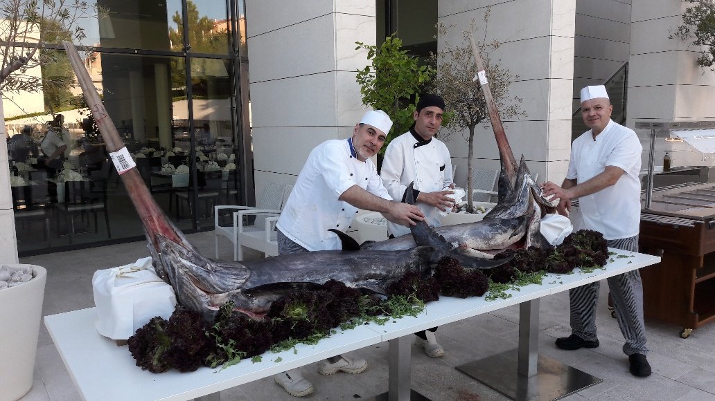 MaurizioLavetti's tweet photo. @Valtur_Official Novi. Ferragosto buffet. #Valtur, tutta un altra vita https://t.co/cYCfdX3lMK