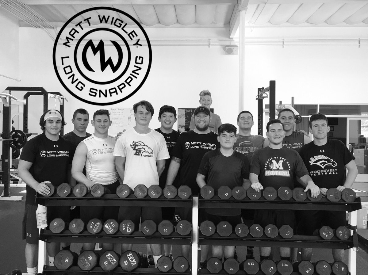 MattWigleyLS's tweet photo. #SundayFunday #LongSnapping #GroupTrainingSession #OrangeCounty https://t.co/8pn1VUHDIs