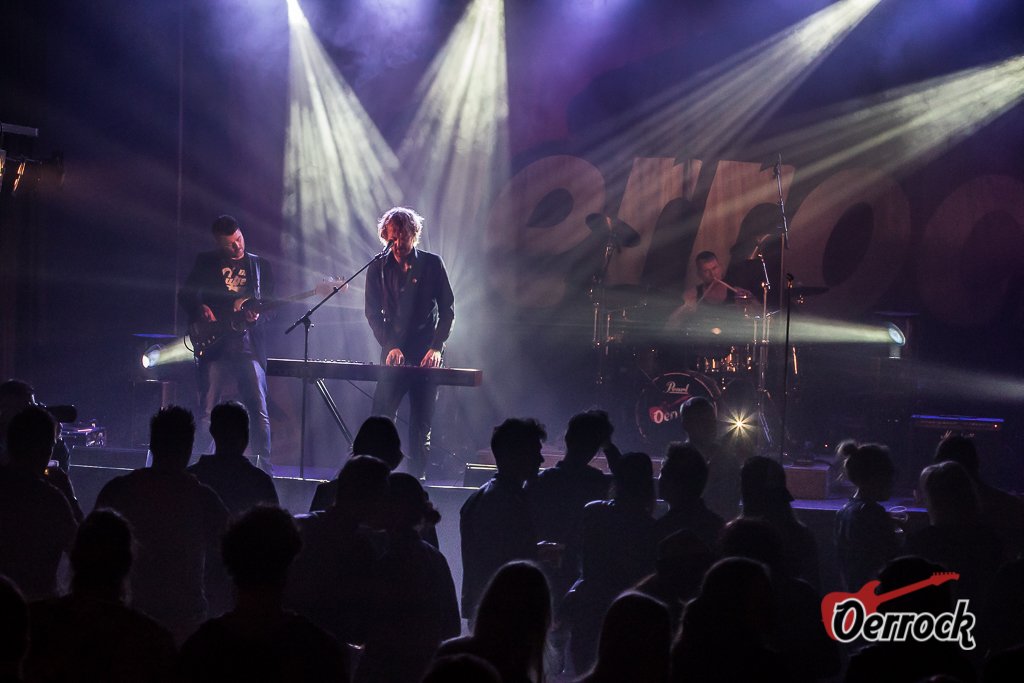 Oerrock's tweet photo. Gezocht: Coverbands voor de Oerrock Play-Offs! (video) https://t.co/tCzP0xiCar https://t.co/TZA9j9npKX