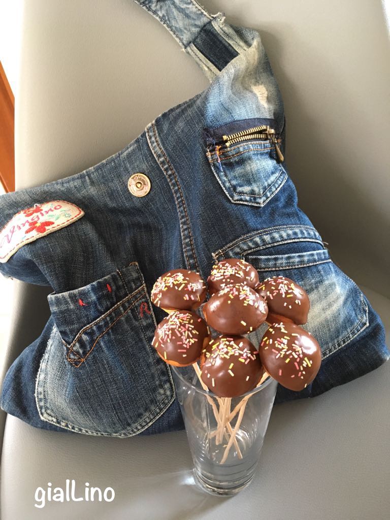 Siena09's tweet photo. #Jeans #Upcycling
https://t.co/XxxyIGU4kB
#sewing #sew #nähen #Handtasche #farbenmix #jeansupcycling #alteJeanshose #nähenisttoll #tasche https://t.co/i3nt2LyC0z