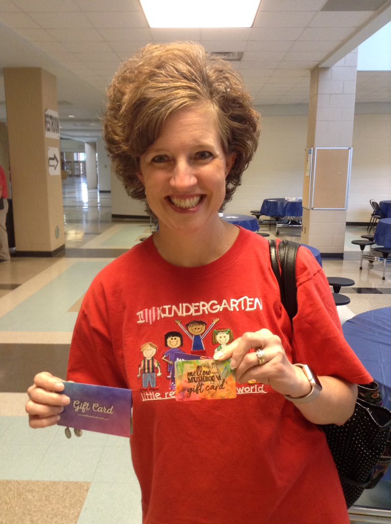 HCPS_Innovates's tweet photo. Congrats to Kimberly Hardiman who won a gift card to the @MellowMushroom ! #FutureFieldDay https://t.co/s0NhPszrPo