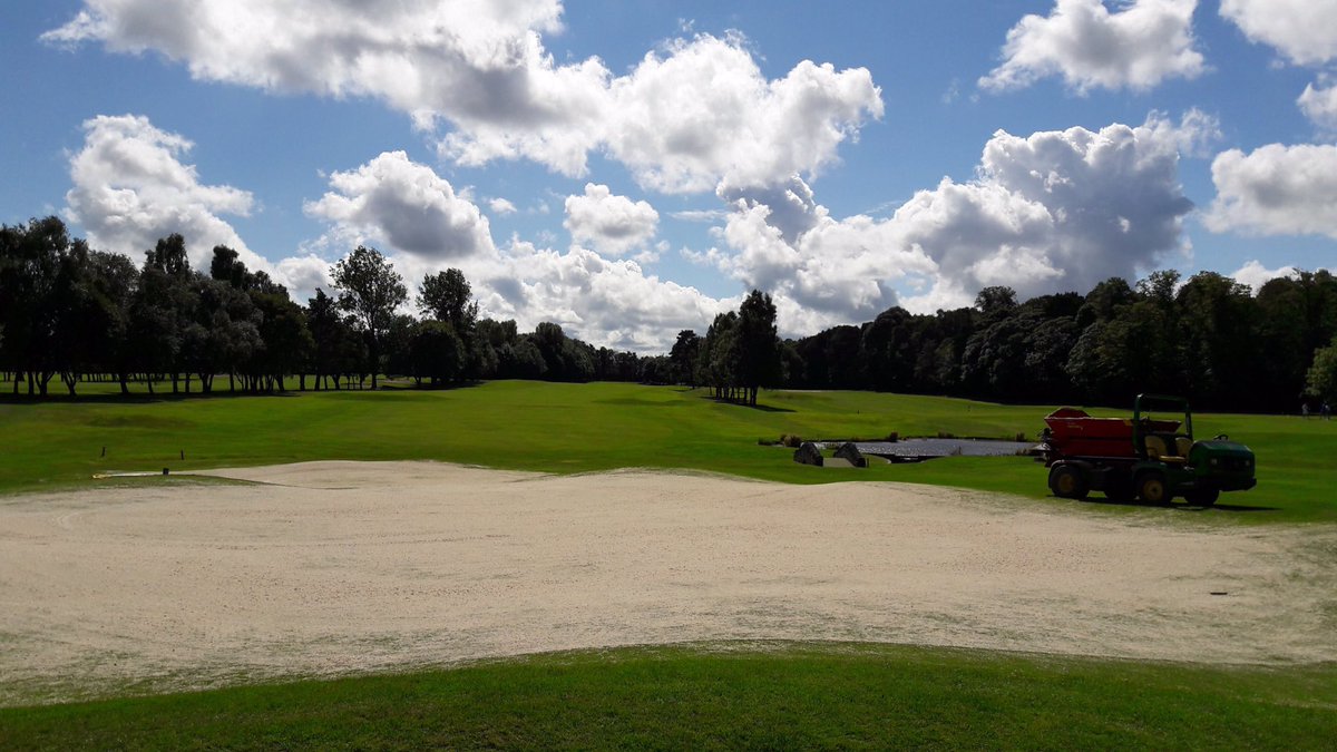 StewartCarbray's tweet photo. Greens maintenance going well, plus the sunshine making an appearance, nice dry sand going down the holes..perfect 👌 https://t.co/Un8rzNxPMt