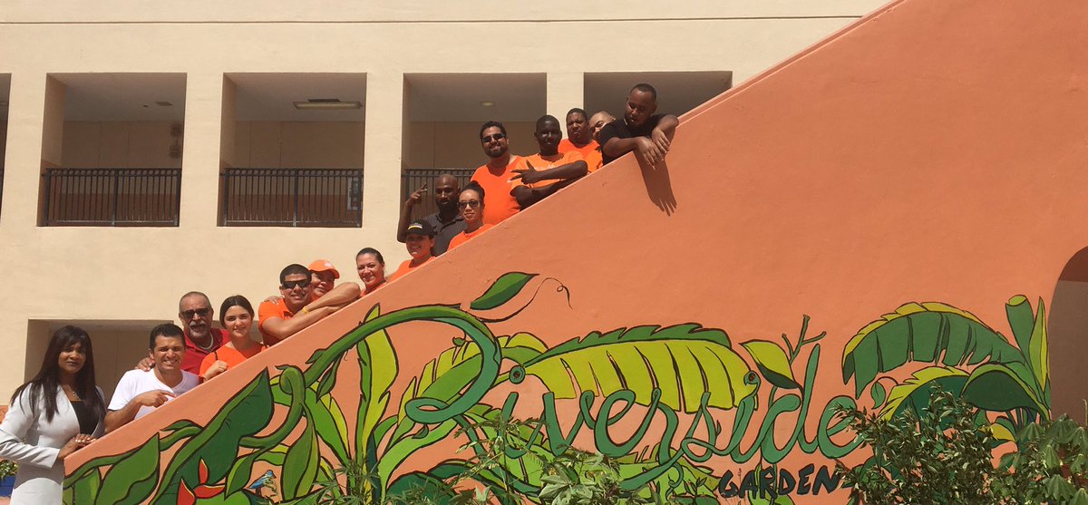 Riverside welcomes The Home Depot! Our school is ready for a Magical year! @MiamiSup <a href="/MariTereMDCPS/">Mari Tere Rojas🍎</a> <a href="/MDCPSCentral/">Central Region</a>