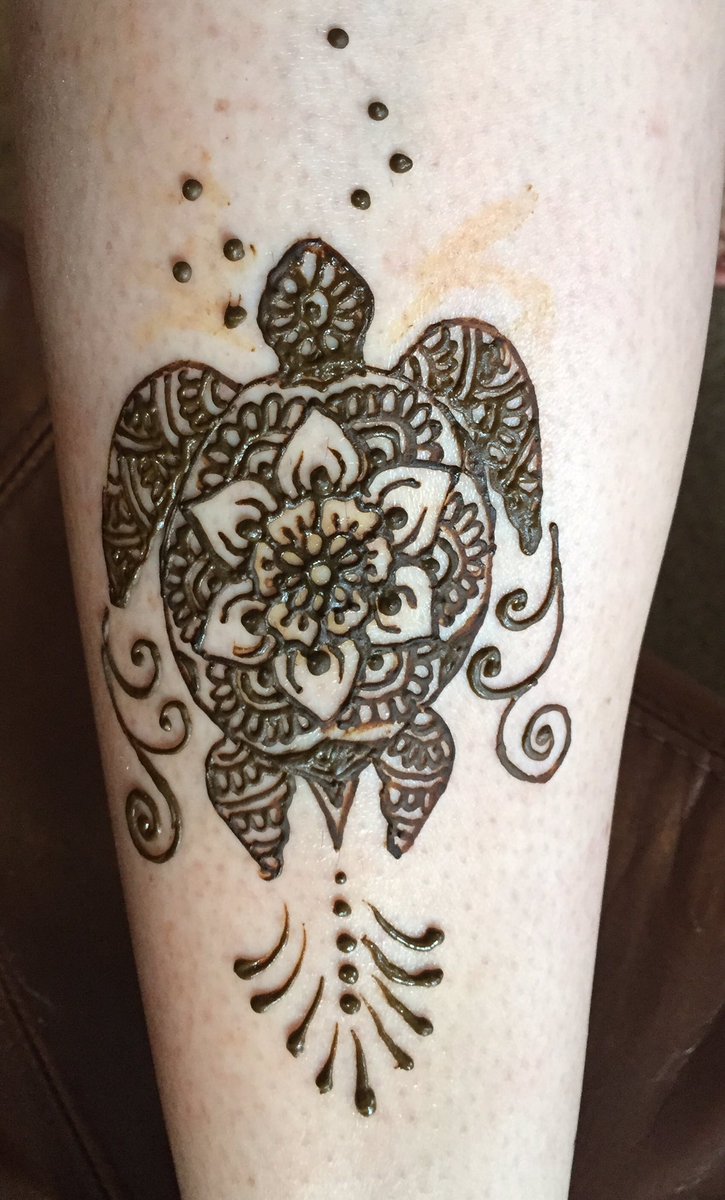 VJDetlor's tweet photo. #hennatime #henna #mandala https://t.co/lexiJluoTR