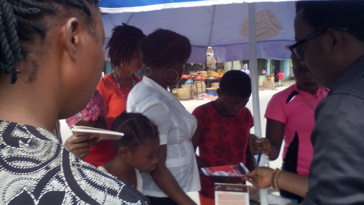 XolomonW's tweet photo. #FreeMobileLibraryPHC
At Eligbolo...
Our books were all given out.
Seeking for book donations to continue tomorrow. @FelaDurotoye1 @CNN https://t.co/a3mGXXZUG0