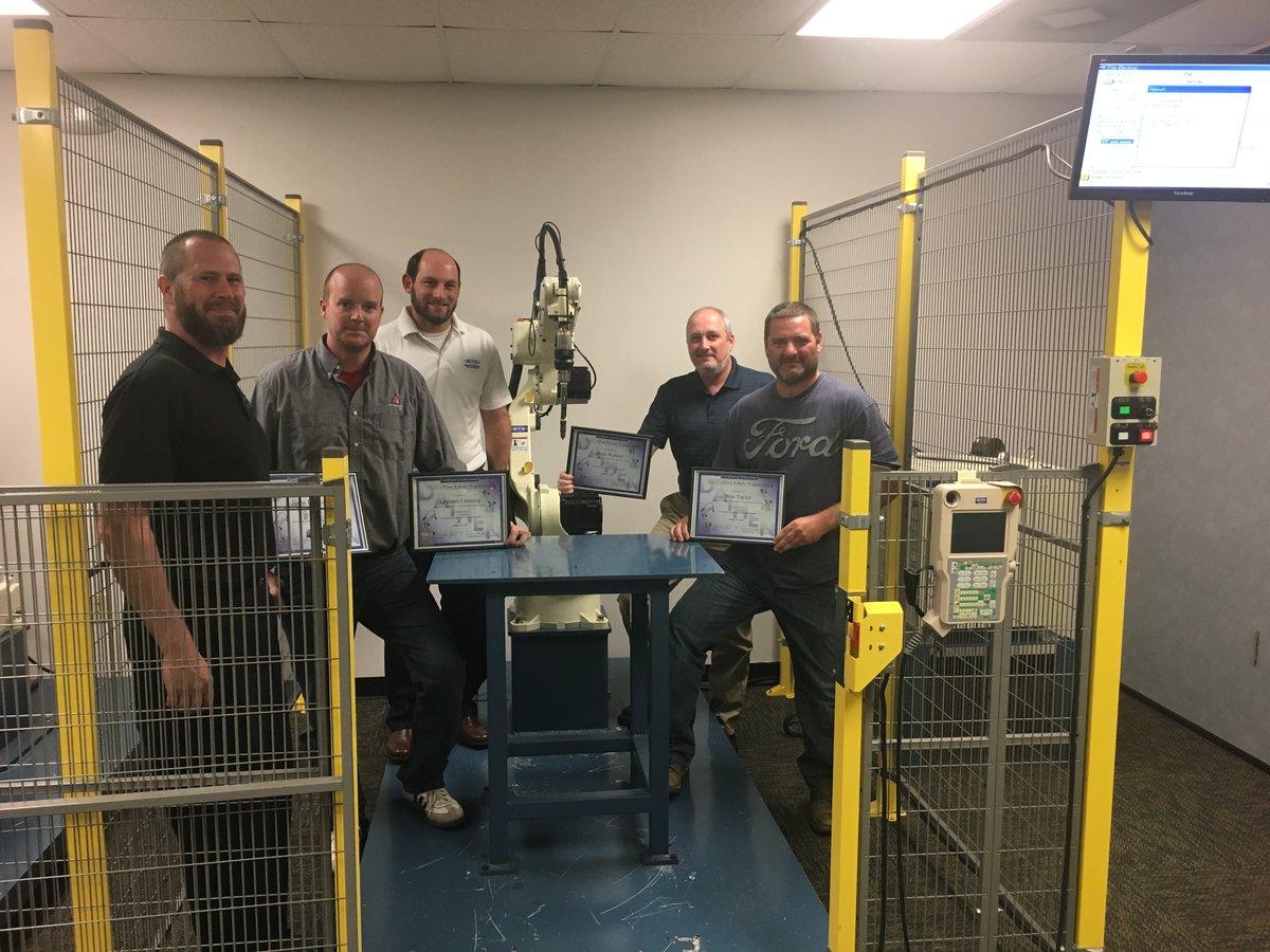 OTCDAIHEN's tweet image. Our FD-ST Offline Robotic Programming Training class was another huge success. If you are looking for any training, please contact us today!