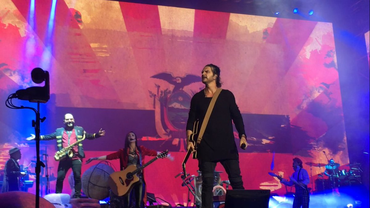 Sy_LoRe's tweet photo. #CircoSoledadLaGira #Quito #Ecuador @CavernicolasEC @Ricardo_Arjona @INFOMUNDOARJONA Conciertisimos 🎉🎉🎉🇪🇨👏🏽👏🏽👏🏽 https://t.co/pa5hwUEa1v