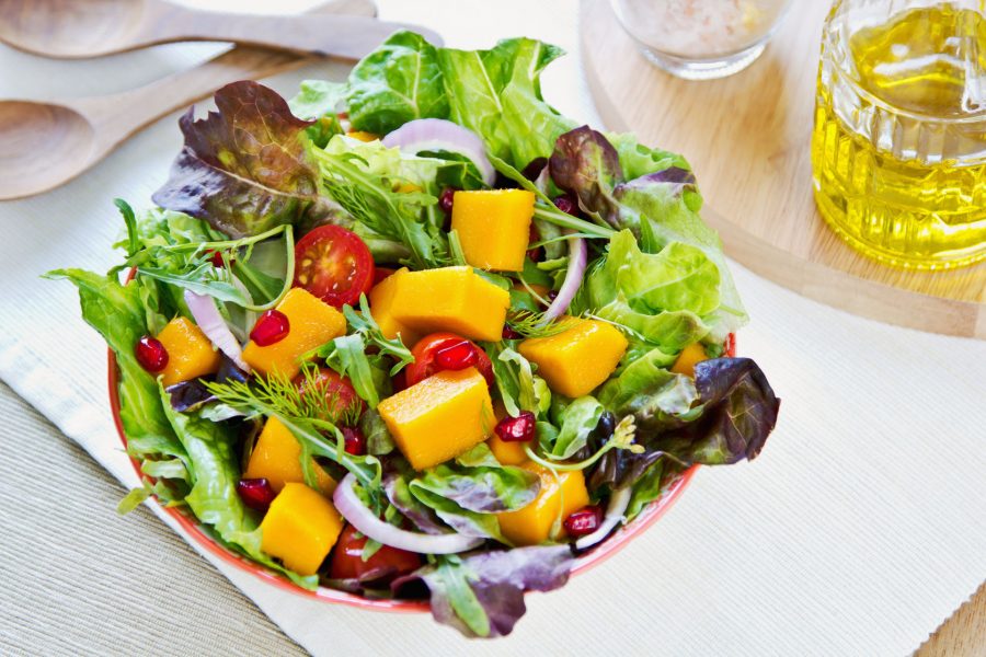 ElNacionalWeb's tweet photo. Saludable ensalada de mango con aderezo de albahaca https://t.co/VyRM2zl5Ml  https://t.co/14XjwKfbnd (Vía @CocinayVino)