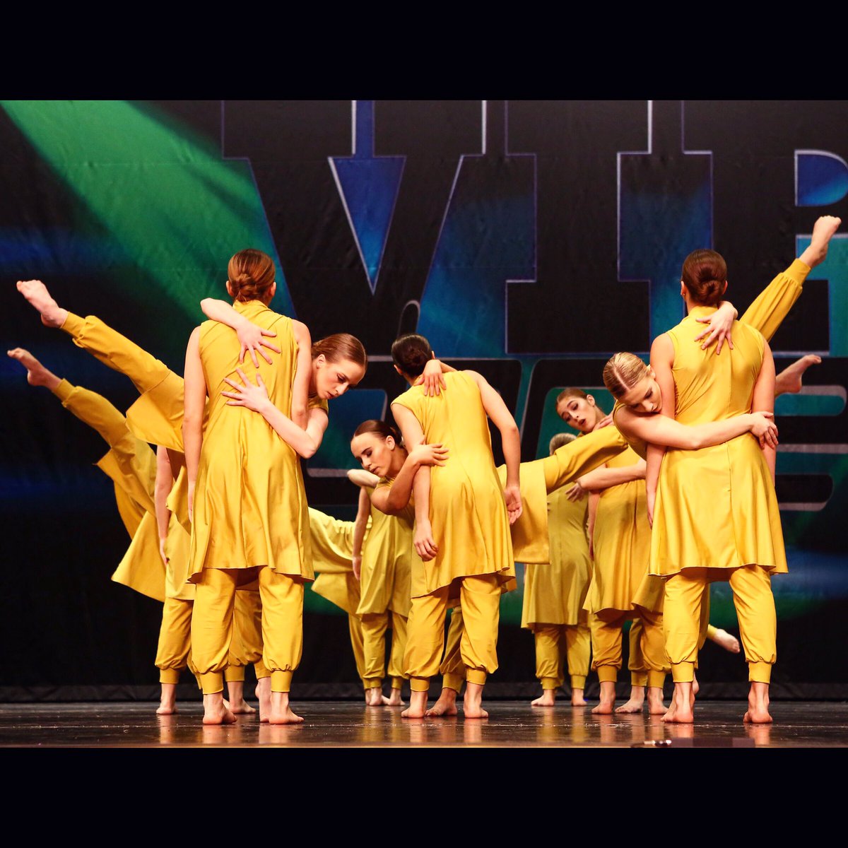VIPdanceComp's tweet photo. Nothing like a HUGE hug for your bestie! Tag your bestie that you would ❤️ to wrap your arms around right now! #hugsfordays #vipdancecomp https://t.co/2nMHpkM0Xj