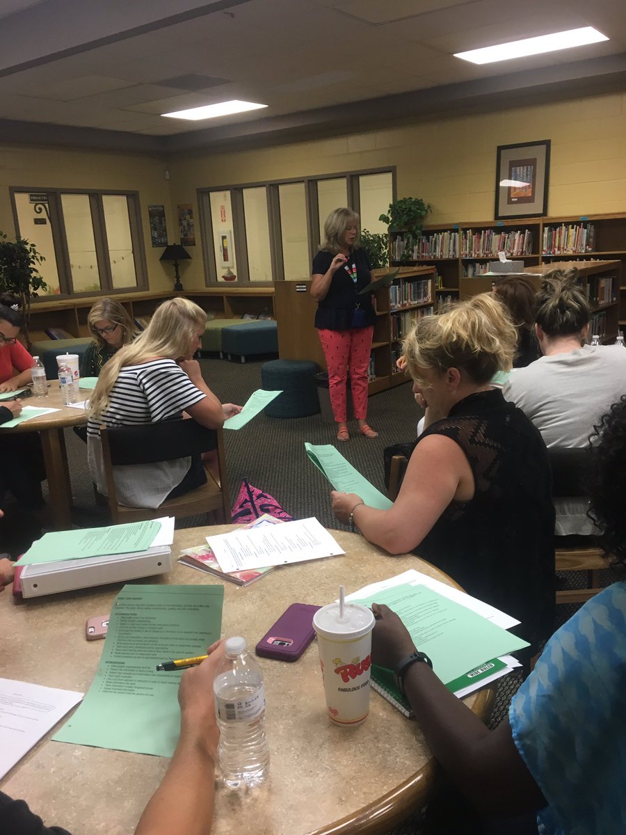 lonniebnelson's tweet photo. The keys to the kingdom! Color-coding helps learners! #premieryear #learnersareleaders https://t.co/AqAJ3Zv4Po