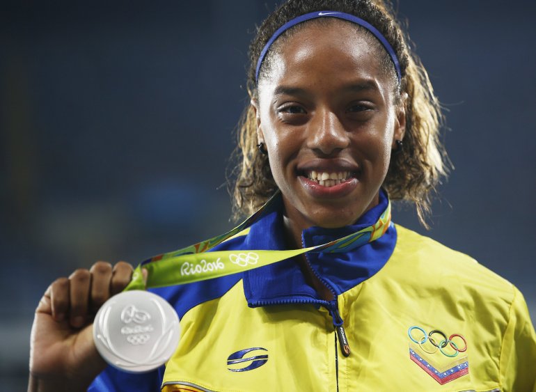 ConElMazoDando's tweet photo. ¡Salto de plata! A un año de la medalla de Yulimar Rojas en Río https://t.co/cYCWk8GWKV #11Ago https://t.co/zBbcxzdsVY