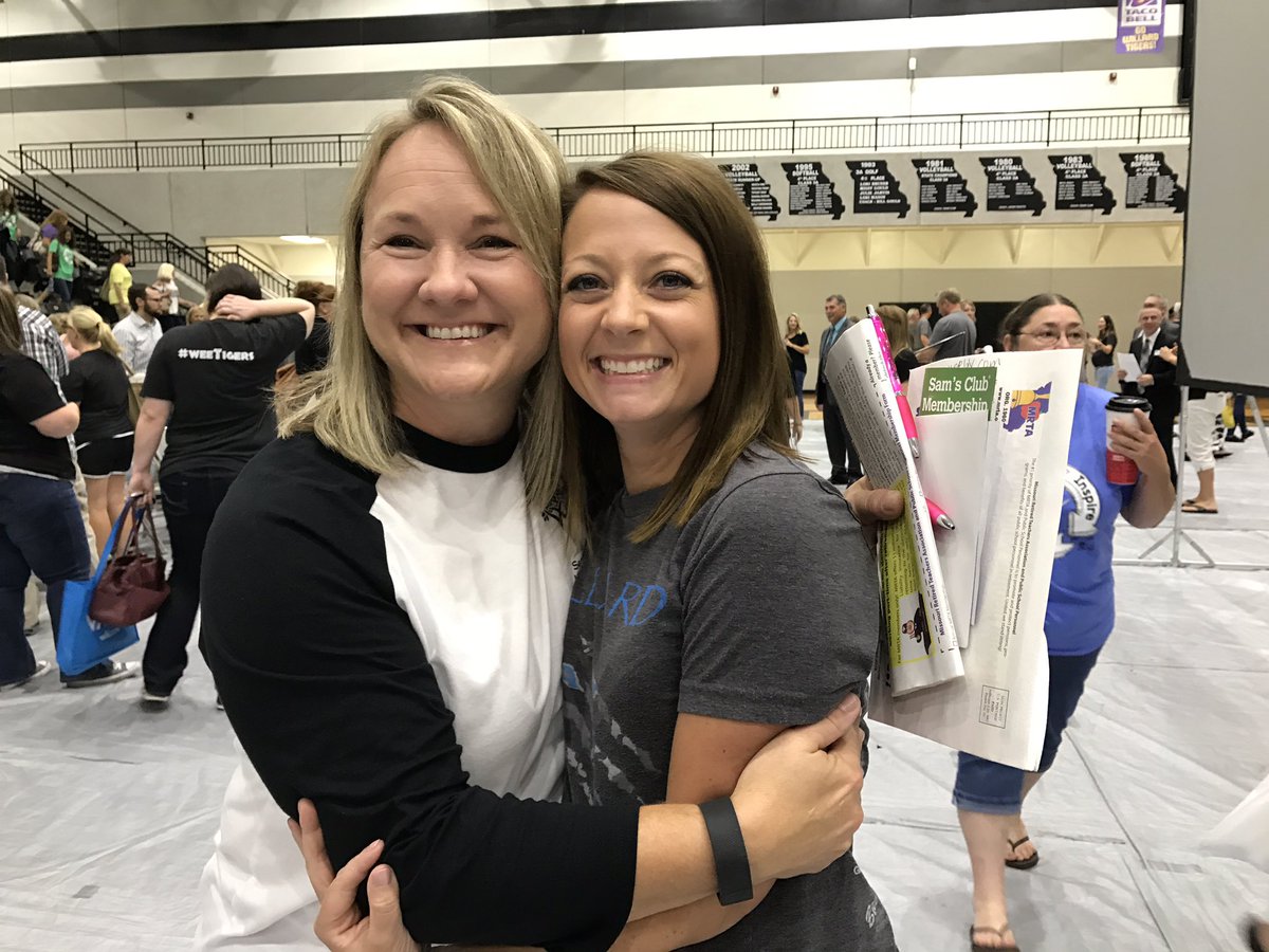 CarrieLett's tweet photo. This lady inspires me in all areas of life and is one of the people I work with that I absolutely adore.  💗#whywillard #encourager https://t.co/r1cdYvR0lD