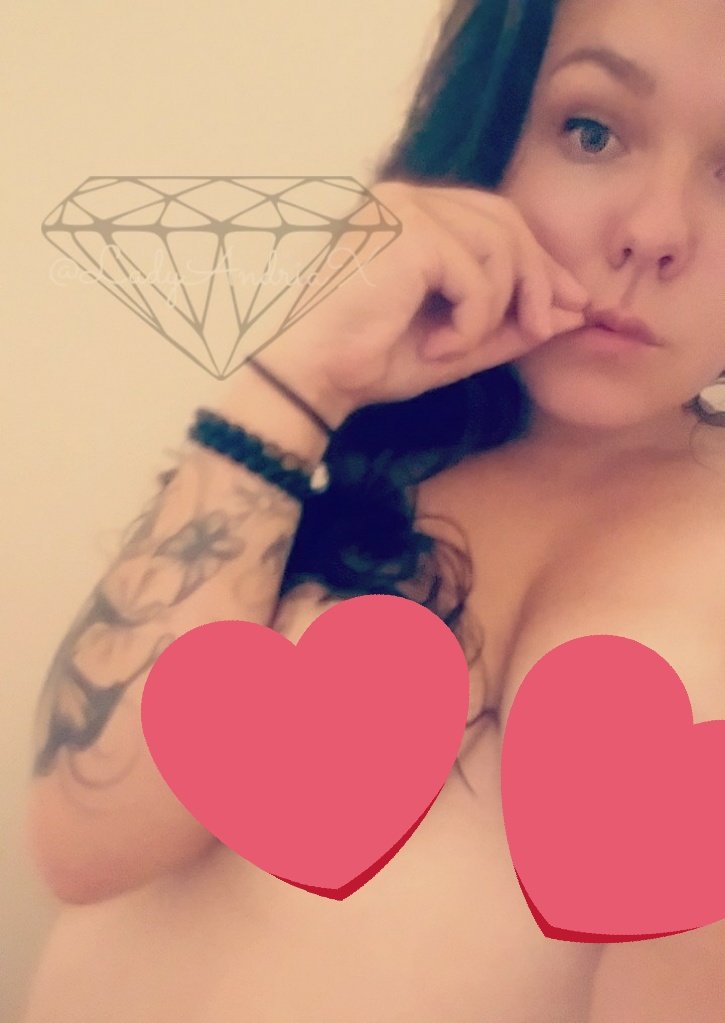 LadyAndriaX's tweet photo. Sucks you're broke huh? 😈🤣 
#findom #finsub https://t.co/qyD2MAC5bv