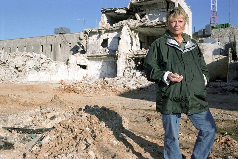 Happy Birthday to Linda Ellerbee, the Godmother of Smart Girls!  via 