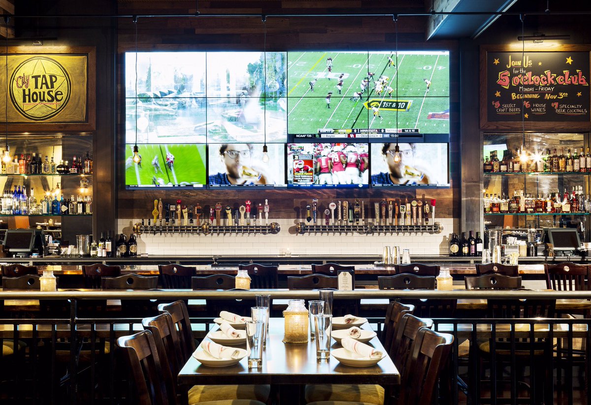 citytaplogan's tweet image. Watch Mayweather take on McGregor on 8/26 right here. 40 taps, one great view. bit.ly/2hlwVRF