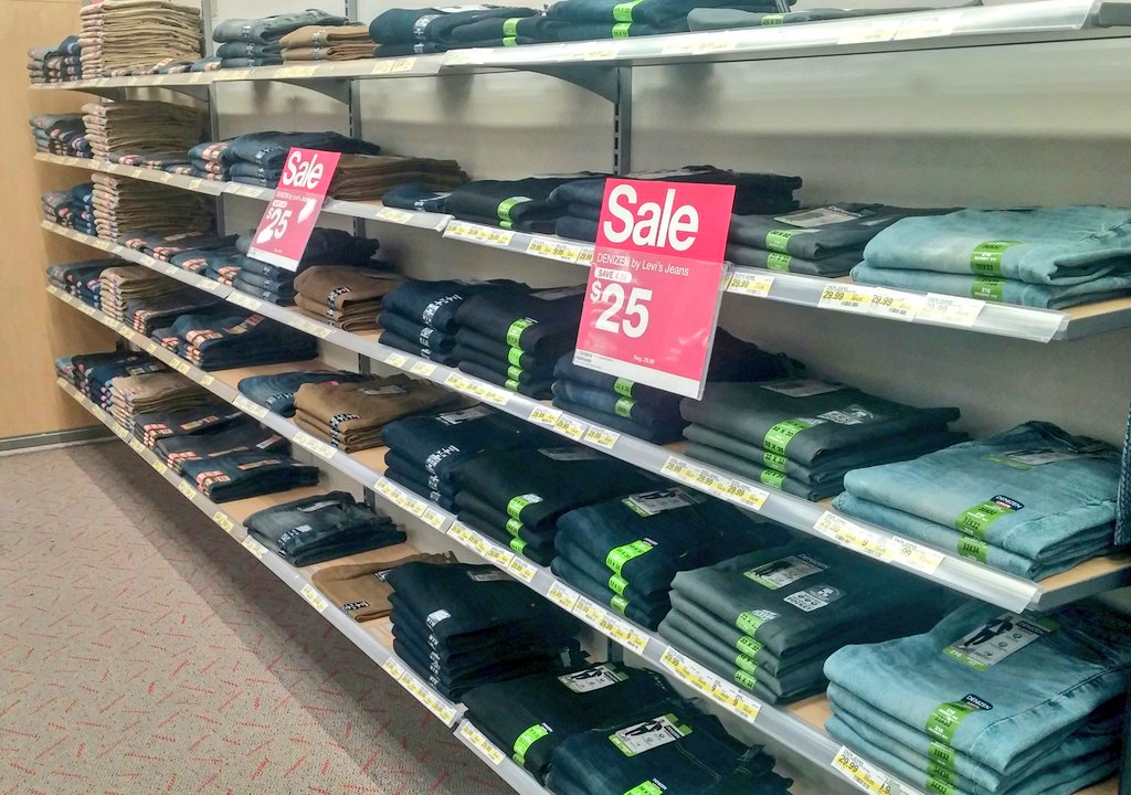 vmlLexie's tweet photo. Denim days 👖💙 @ETLHolly @missystirling @JulieEnglar #denimdestination #mensdenim #denimdays #targetlife https://t.co/CHdC2ONvxs