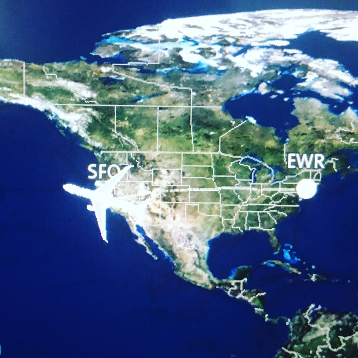 ChelseaShaw59's tweet photo. Literally, coast to coast T•R•A•V•E•L this morning! #travel #elevatetour #camps #summer #chelseashaw #coasttocoast https://t.co/cOo3i1aNr6