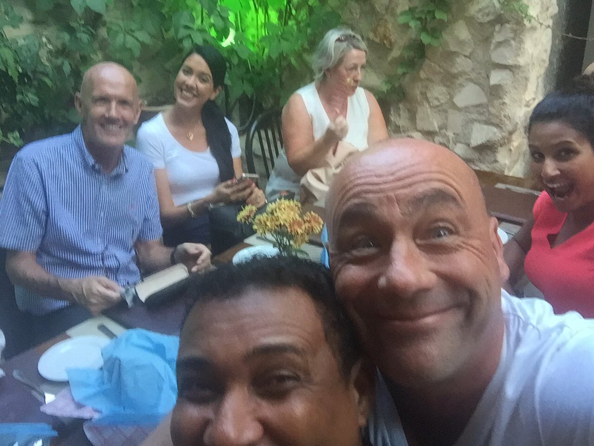 MikeChubbster's tweet photo. More food happy peeps, smile!!! https://t.co/sUKMH08gAN