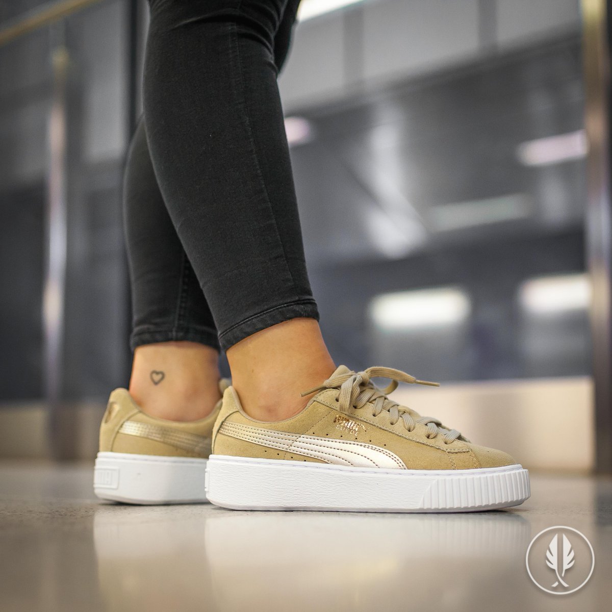 puma suede platform safari women's