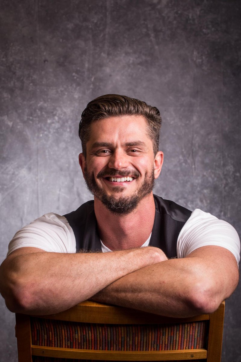 leoealisson's tweet photo. Qual participante confirmado em A Fazenda 9 já é o seu favorito? #AFazenda

Marcos Härter - curte
Nicole Bahls - retweet https://t.co/1lAgooJl5u