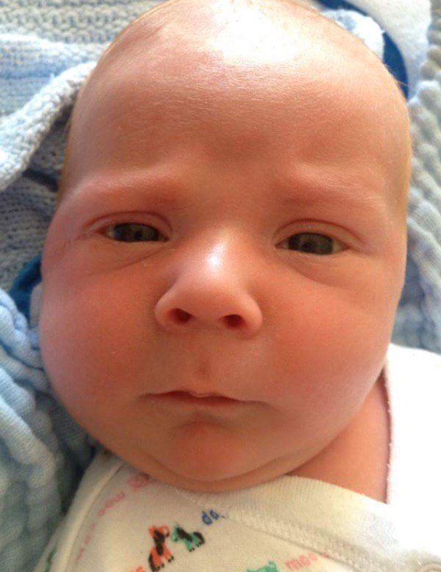 4gettinmarshall's tweet photo. @heatherpeace @ElliePeace01 wondering how you both cope with three little people. My little man is one month tomorrow and one is enough! https://t.co/gwIejKGQM7