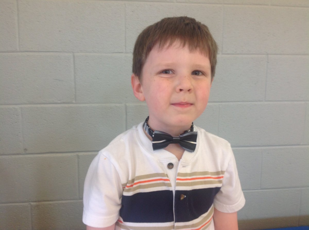 OldhamFrank's tweet photo. Bow tie Tuesday at MWES!  Kindergarten style @MauryCoSchools @cjmarczak https://t.co/FQ5WKuXdJN