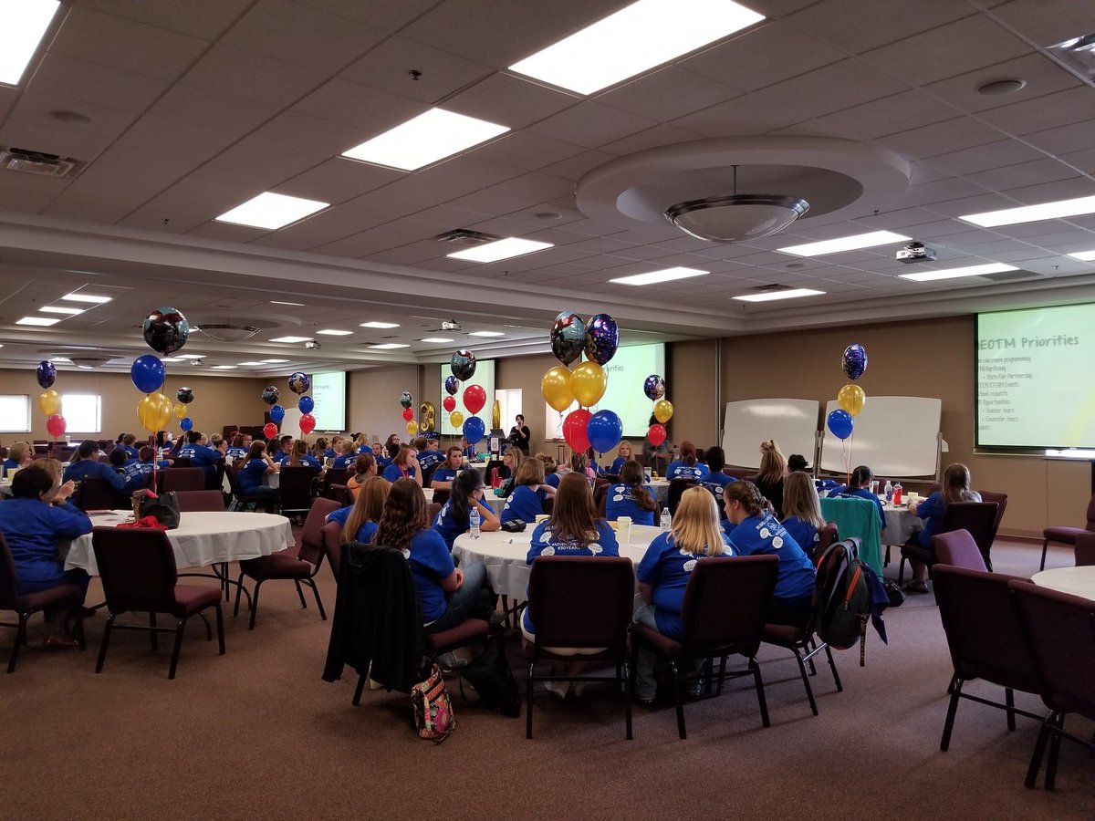 Ag_EdMoves's tweet photo. Kicking off an afternoon of PD for  100+ @NKCSchools educators! #AgisSTEM https://t.co/CBSrVTUdwJ