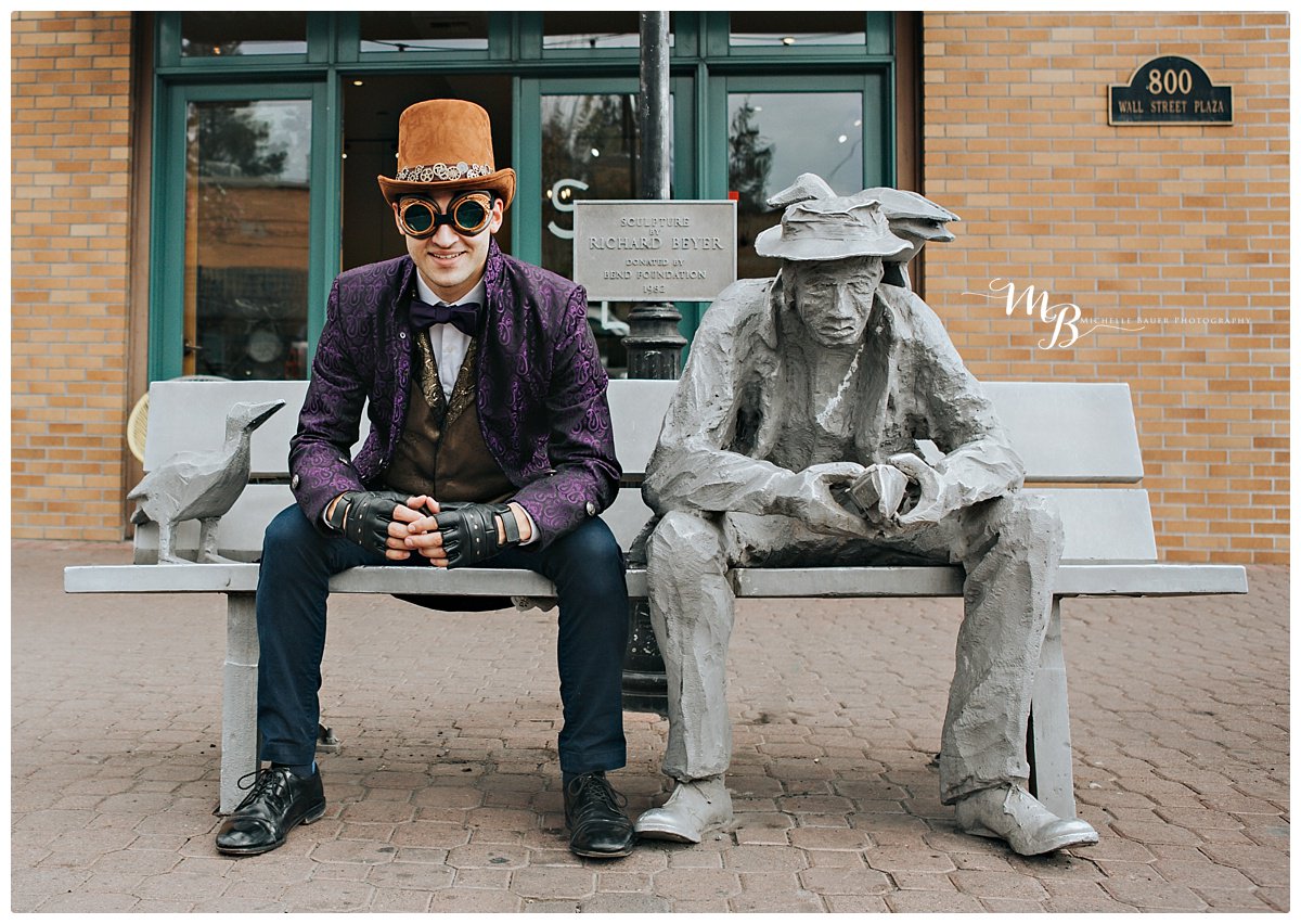 tmpbendor's tweet image. Willy Wonka is @DowntownBend! Do you have your golden tickets! Playing @towertheatrebnd, Aug 18-27. #inBend #BendOregon #CentralOregon 🍭🎩🎭