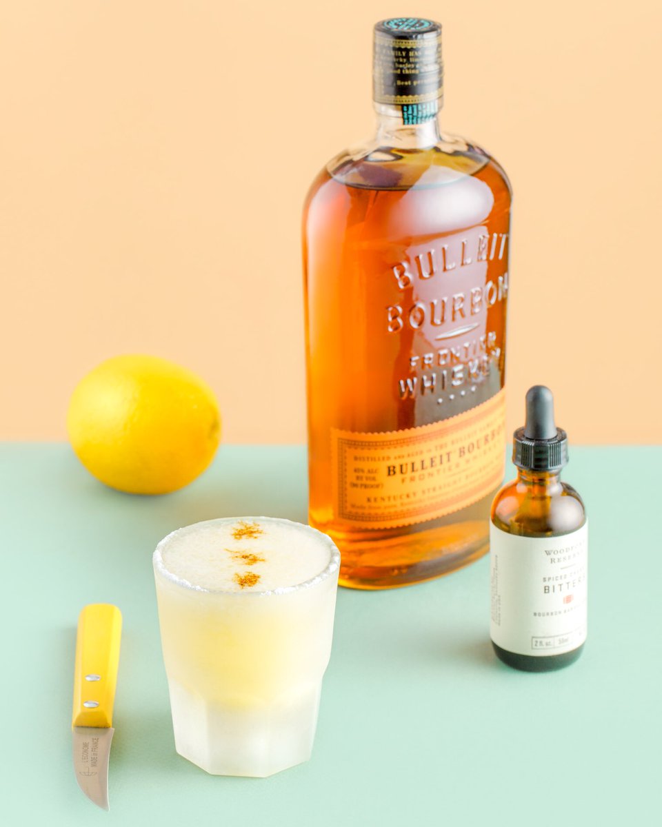 theaperitivo's tweet photo. Nada como un Whiskey Sour para terminar un día complicado. Acá tenés nuestra versión de este clásico: https://t.co/JY9pDYBdVK https://t.co/khhWISEZqa
