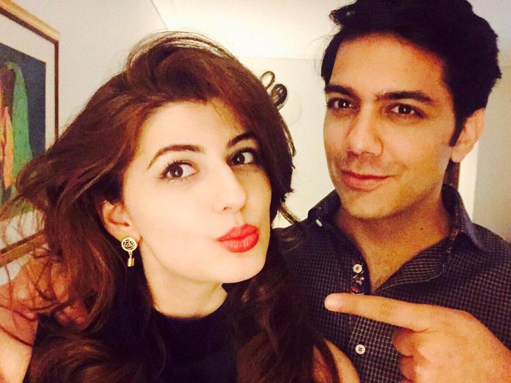 MediaMasalaPK's tweet image. #GoherMumtaz celebrates his wife Anam's #Birthday

#goher #jalband #beautiful #couple #wife #love #happiness