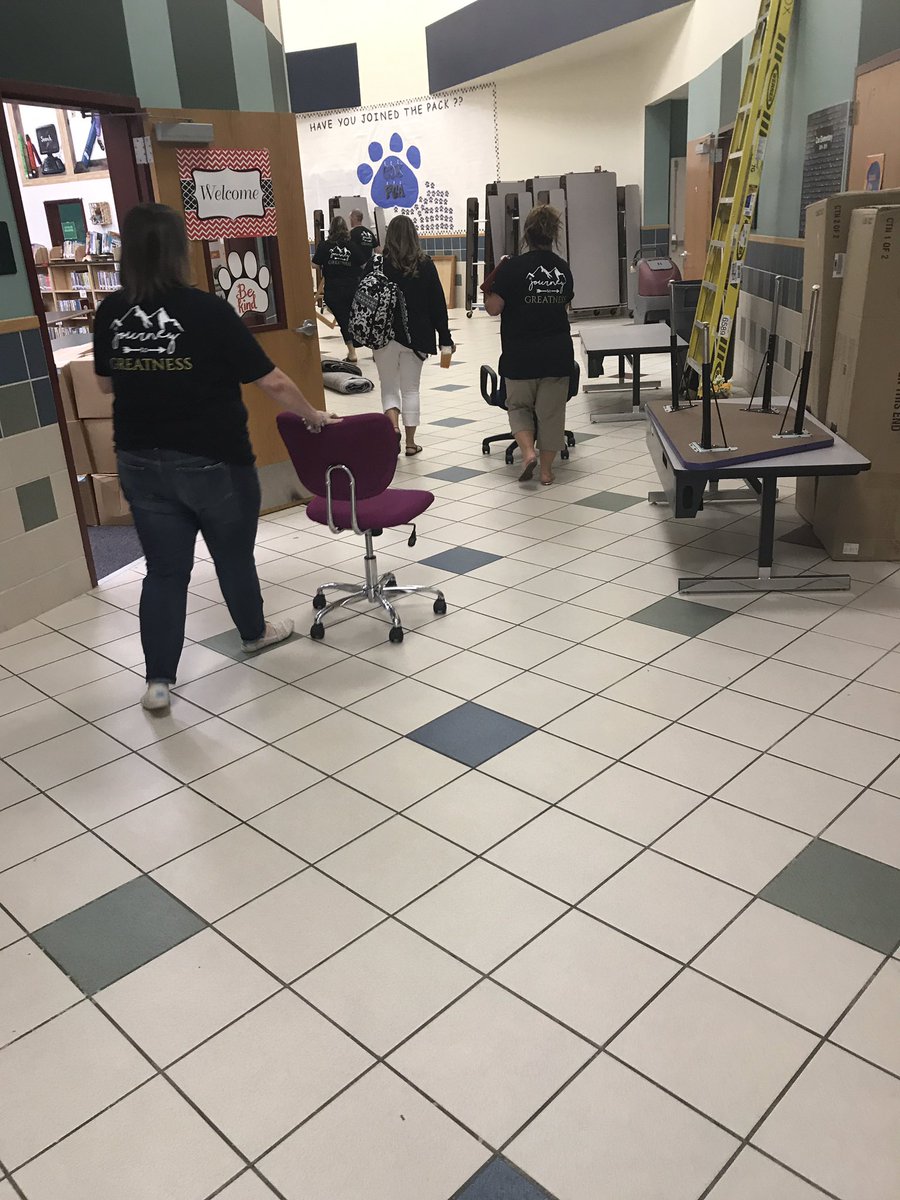 mrskoenigseder's tweet photo. When you have to sit in the cafeteria for a meeting, you bring your own chairs! #coxrox https://t.co/YltBYWaABa