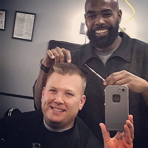 DrBarber313's tweet photo. Cut the homie Ryan on his lunch break
#MidDay #LunchCut https://t.co/dyDU4ehpEL