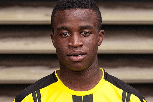PurelyFootball's tweet photo. Youssoufa Moukoko made his Dortmund U17 debut this week and scored twice. 

He's 12 years old...👀 https://t.co/iMp9guJ91n