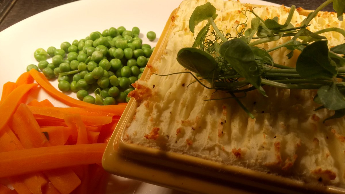 New #realales guest from <a href="/CotleighBrewery/">Cotleigh Brewery</a>. Enjoy with our #homemade Fish pie #delishious #tasty #localproduce <a href="/FishesExeter/">Fishes</a>