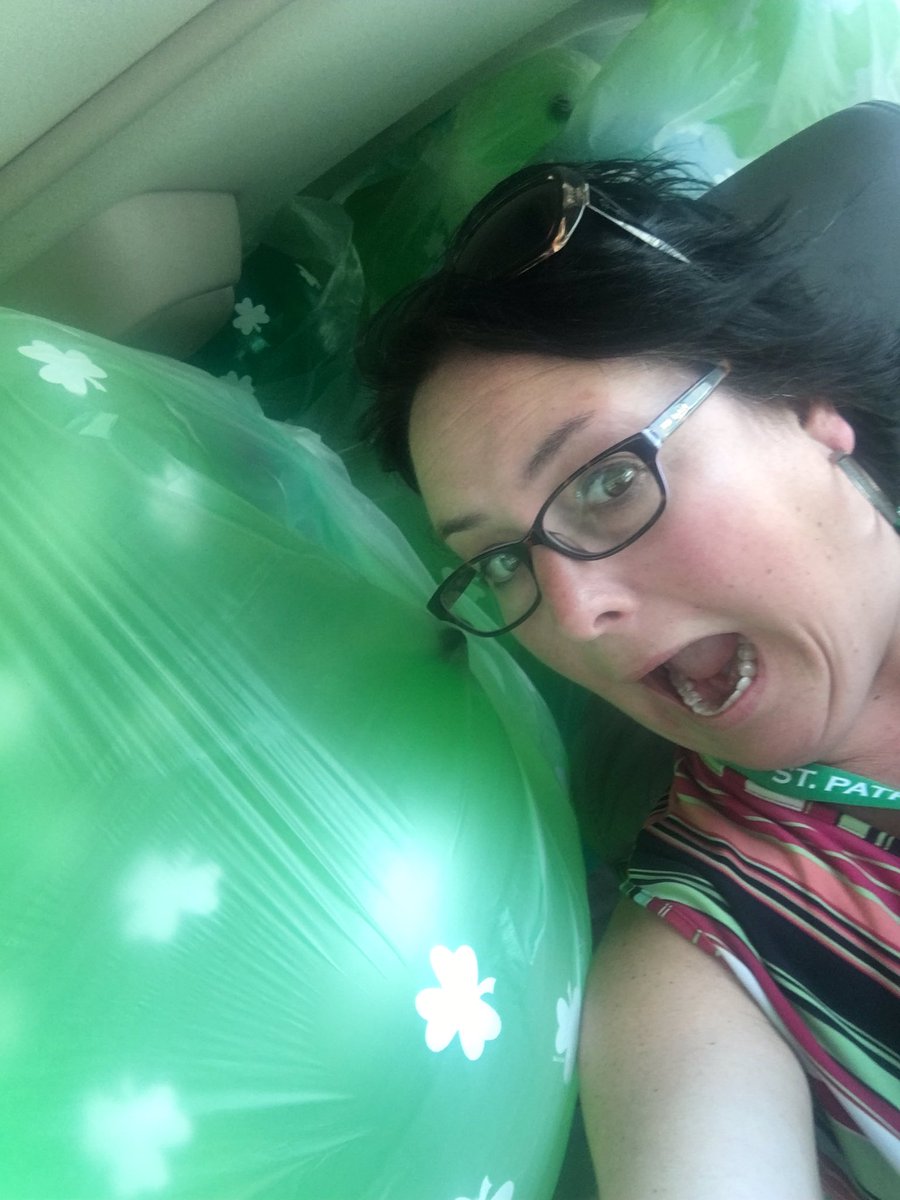 EKenawell's tweet photo. What I do for these kiddos ๐. #StPatProud #frfischer #stella https://t.co/ibZzxjkBim