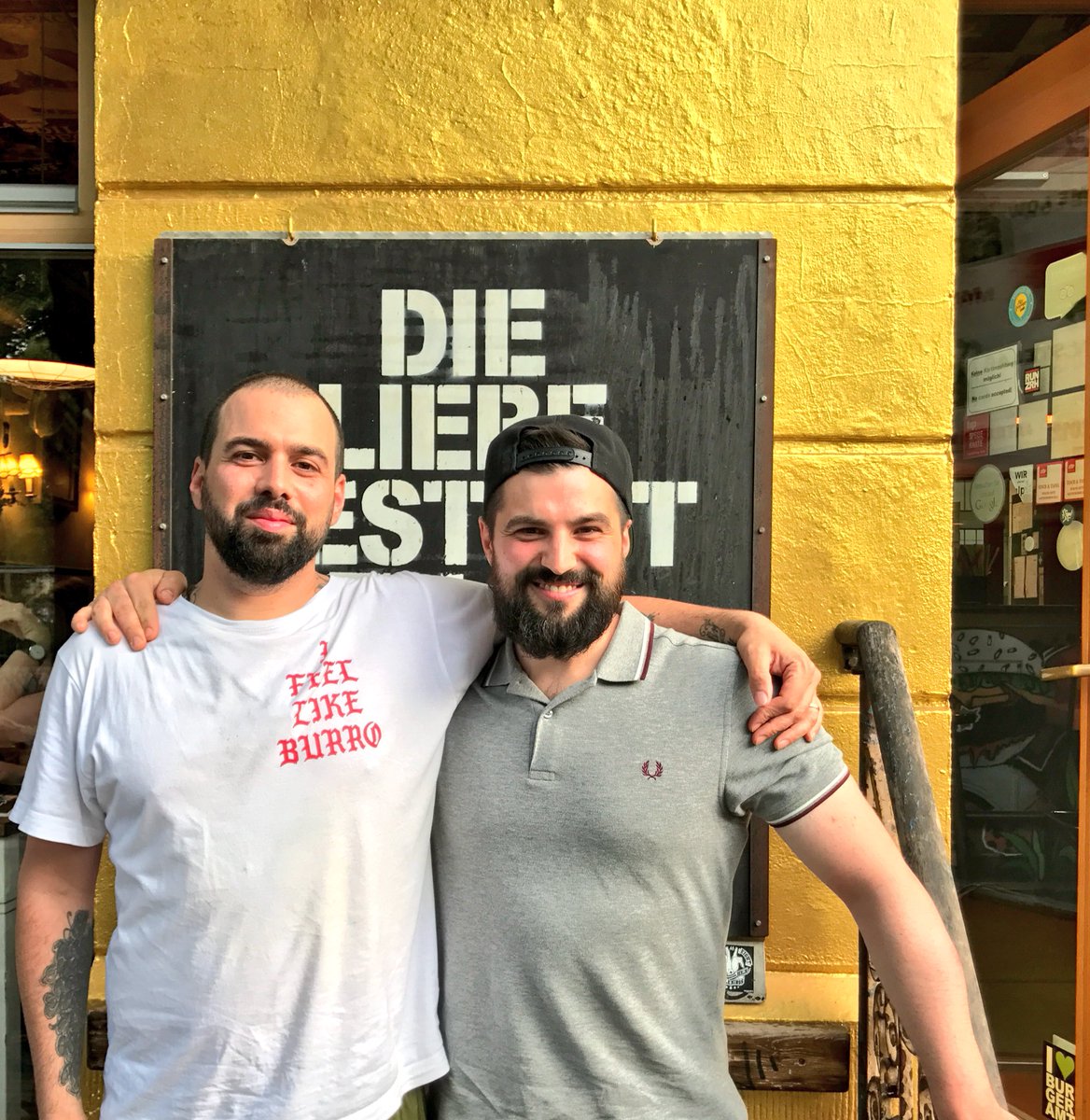 Mr. Burger zu Besuch in Berlin #burgeramt #berlin #trier #mobbbeef <a href="/BurgeramtTR/">Burgeramt Trier</a> <a href="/hood_dogg/">Hood Dogg</a>