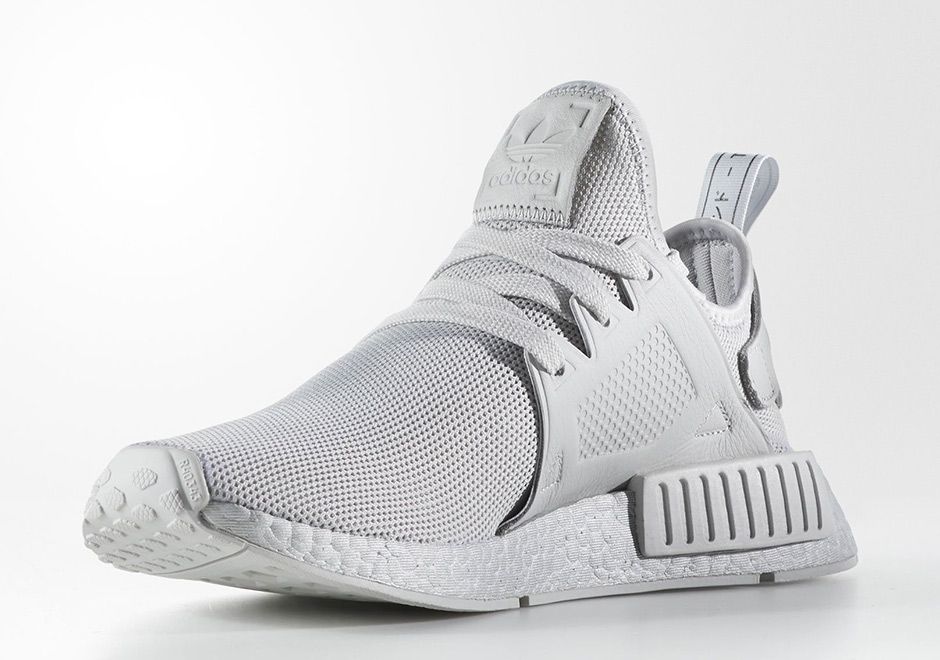 SneakerNews tweet picture