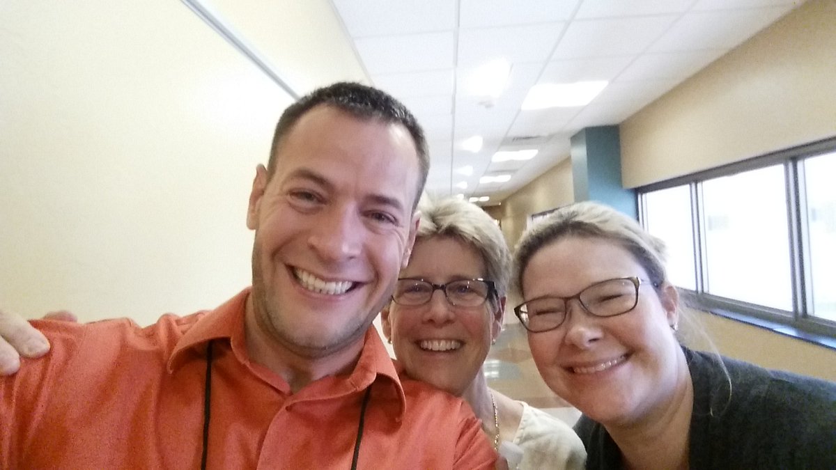 geniusnurse1's tweet photo. #carringtoncats #RNsRISE @UACON Cat Rally!! https://t.co/4X5umIdB6B